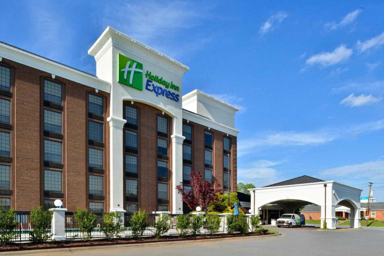 Holiday Inn Express Winston-Salem Medical Ctr Area Exterior photo