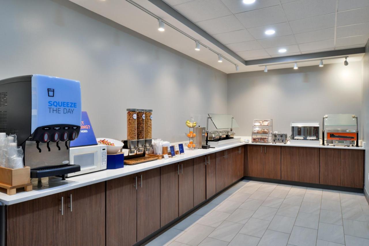 Holiday Inn Express Winston-Salem Medical Ctr Area Exterior photo