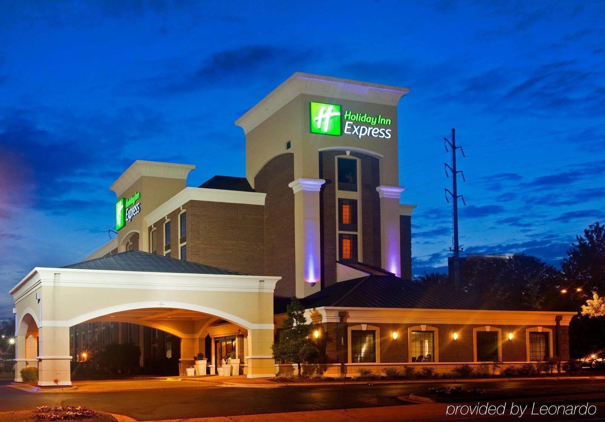 Holiday Inn Express Winston-Salem Medical Ctr Area Exterior photo